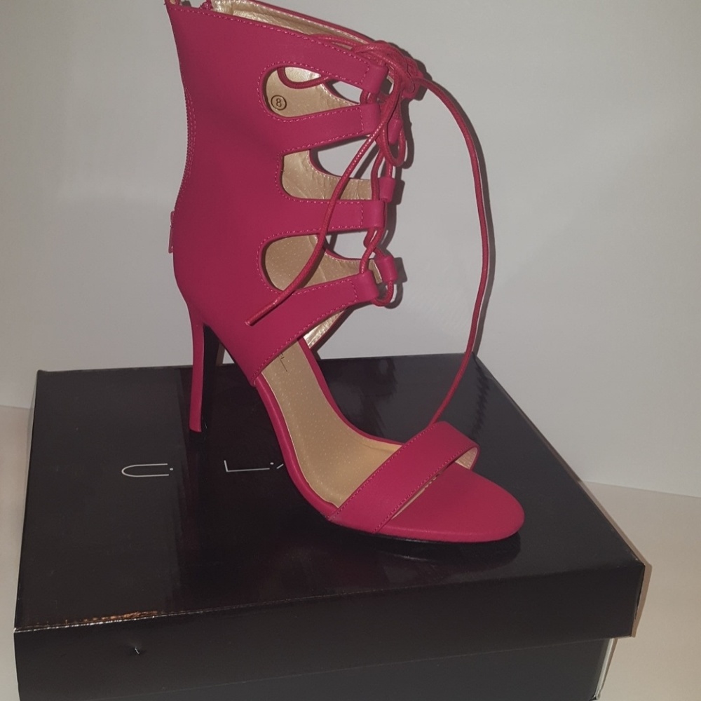 Women's shoes